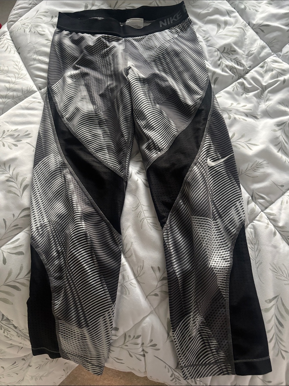 Nike pro capri